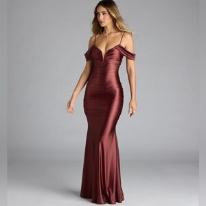 Windsor Jelene Cold-Shoulder Mermaid Satin Formal Dress
